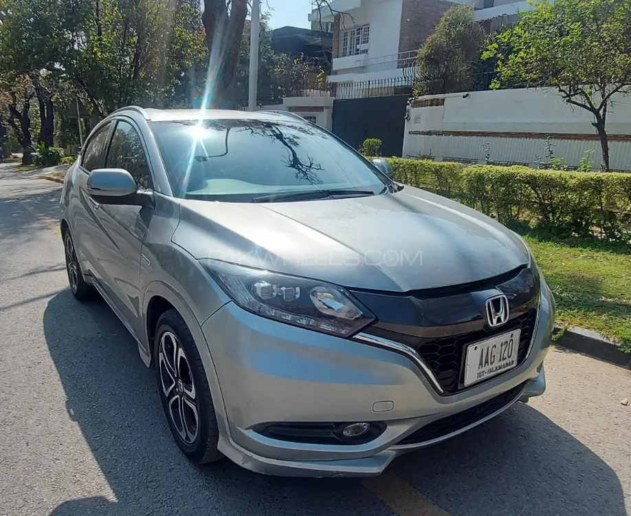 Honda Vezel 2015 for Sale in Islamabad Image-1