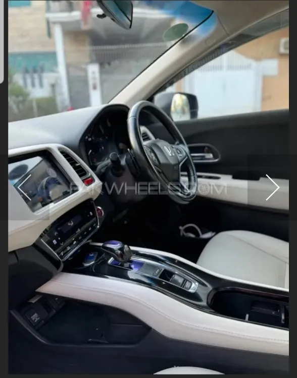 Honda Vezel 2016 for Sale in Rawalpindi Image-1