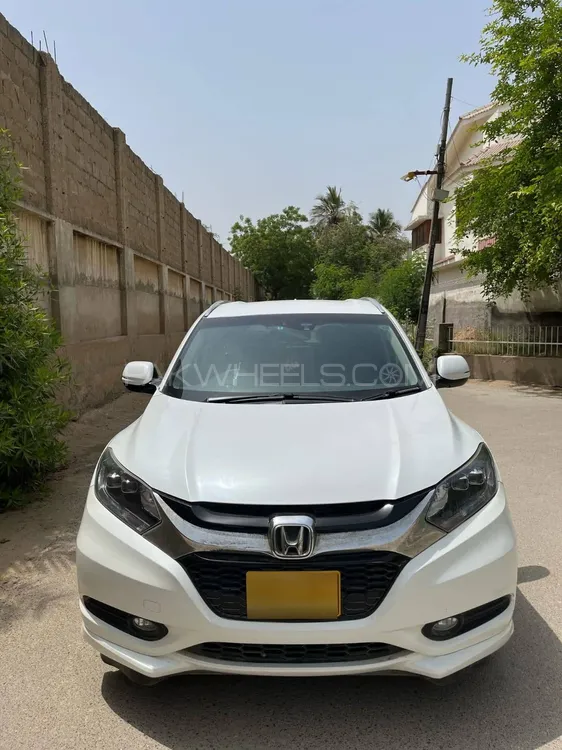 Honda Vezel 2015 for Sale in Karachi Image-1