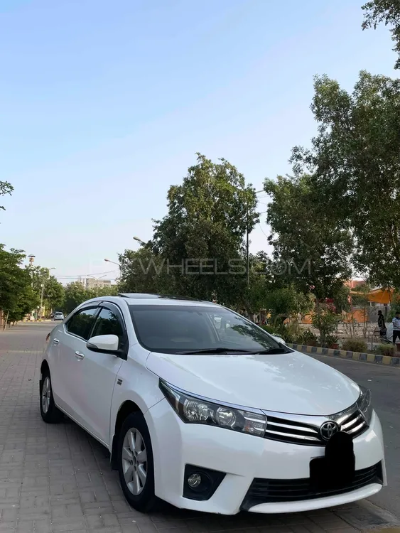 Toyota Corolla 2016 for Sale in Karachi Image-1