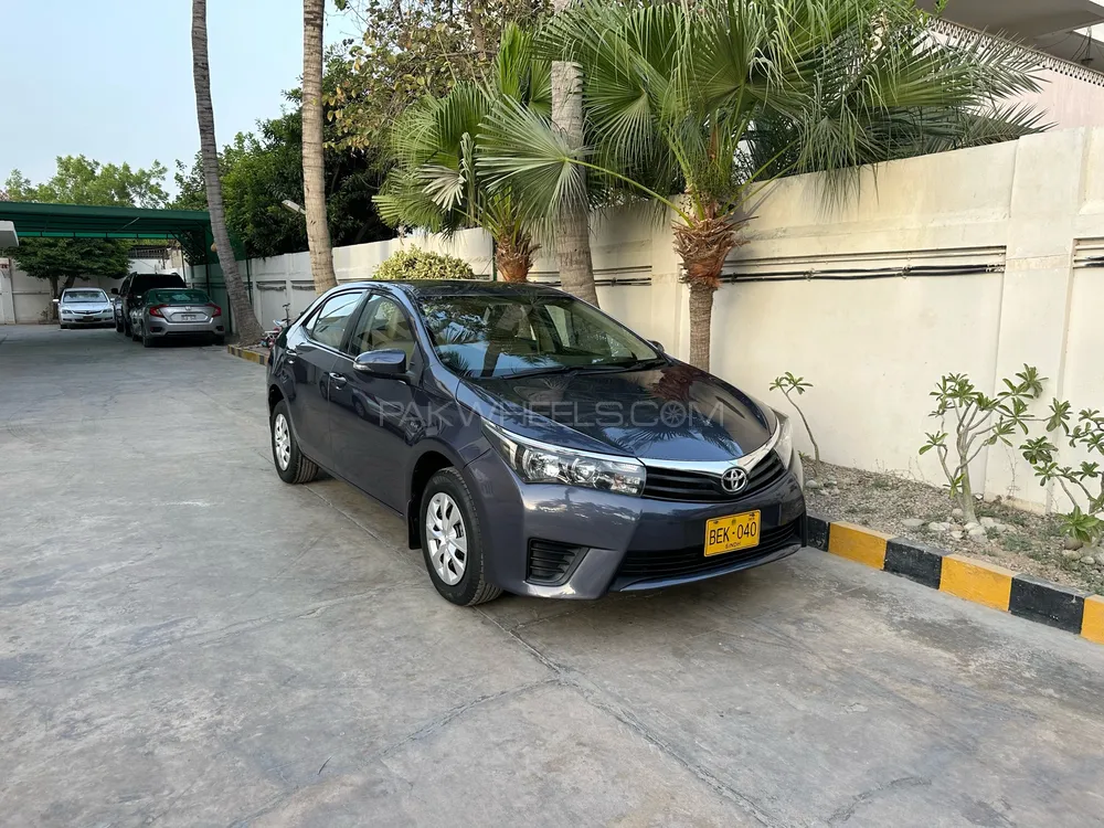 Toyota Corolla 2015 for Sale in Karachi Image-1