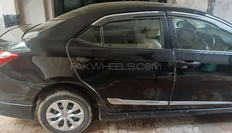 Toyota Corolla 2016 for Sale in Lahore Image-1