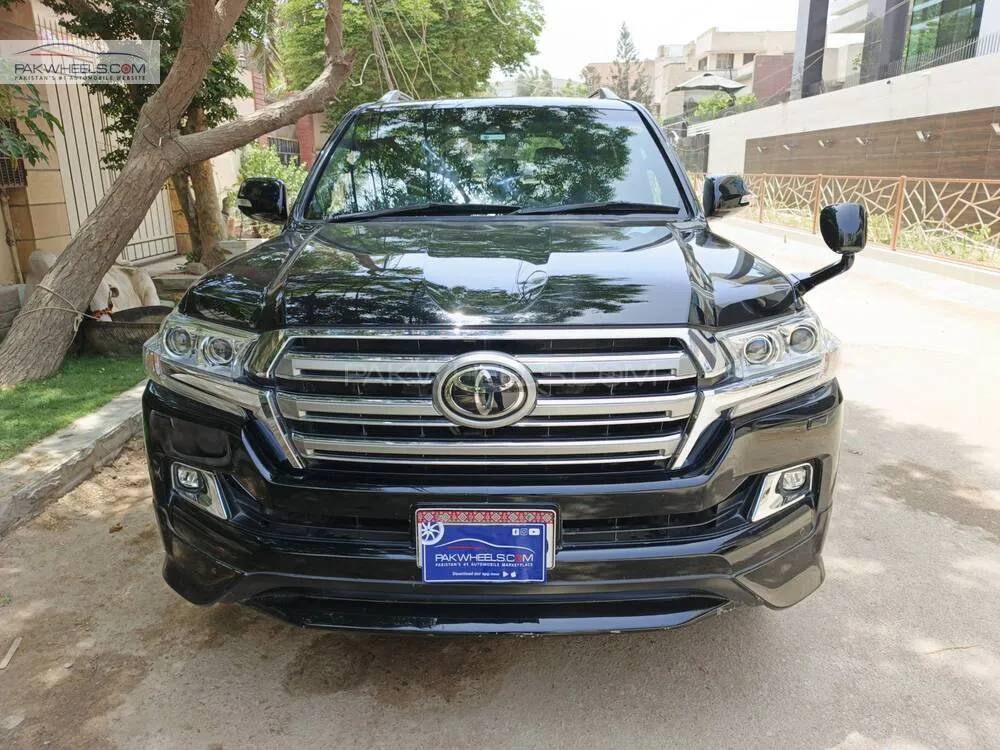 Toyota Land Cruiser 2017 for Sale in Karachi Image-1
