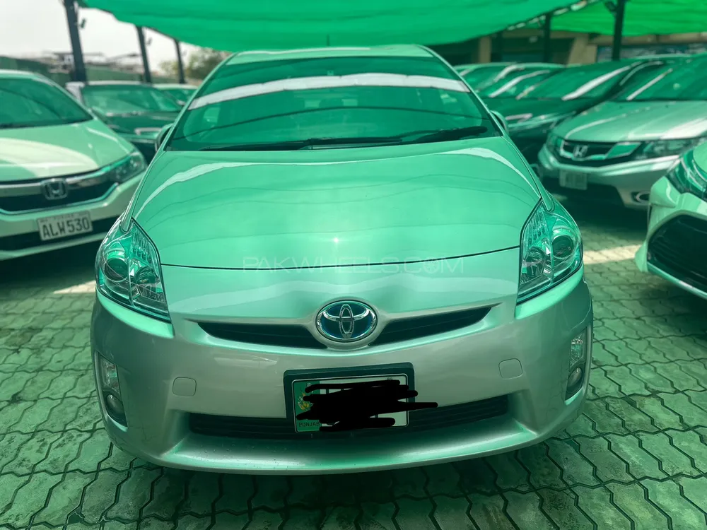 Toyota Prius 2010 for Sale in Lahore Image-1