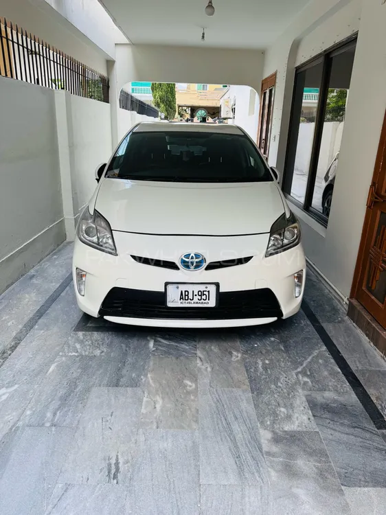 Toyota Prius 2013 for Sale in Islamabad Image-1