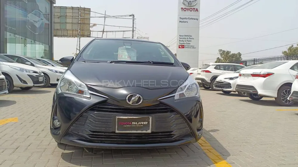 Toyota Vitz 2018 for Sale in Lahore Image-1