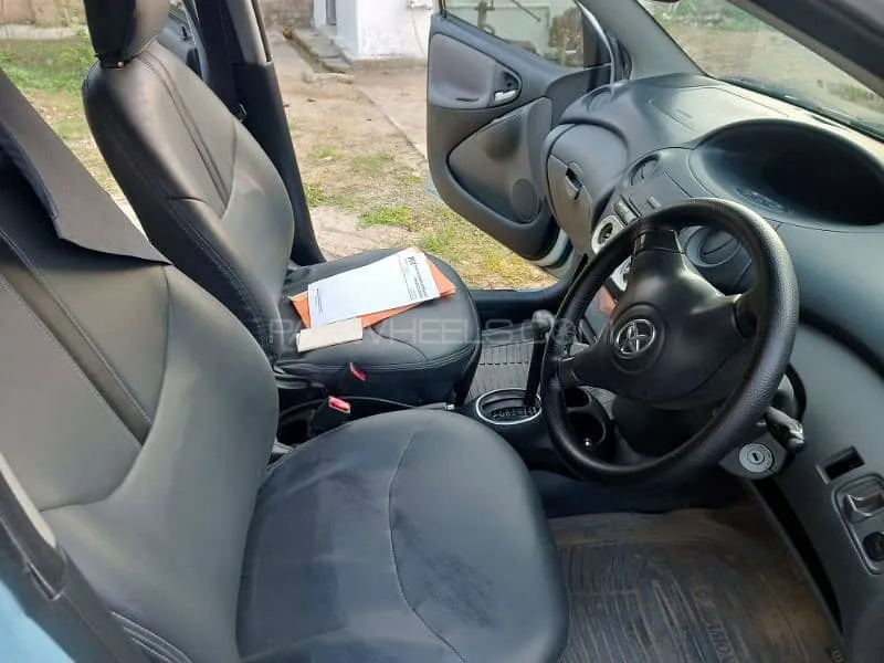 Toyota Vitz 2004 for Sale in Peshawar Image-1