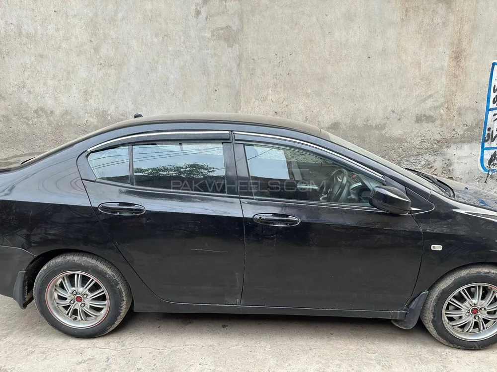 Honda City 2011 for Sale in Lahore Image-1