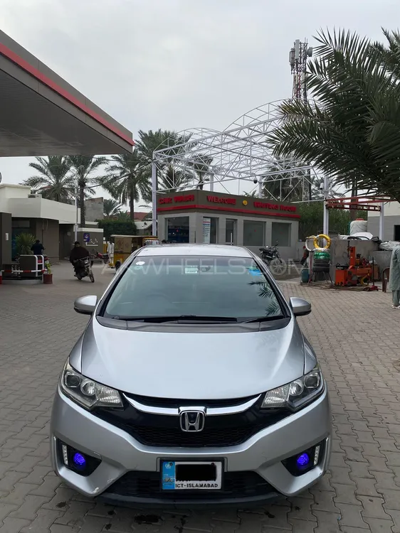 Honda Fit 2015 for Sale in Faisalabad Image-1