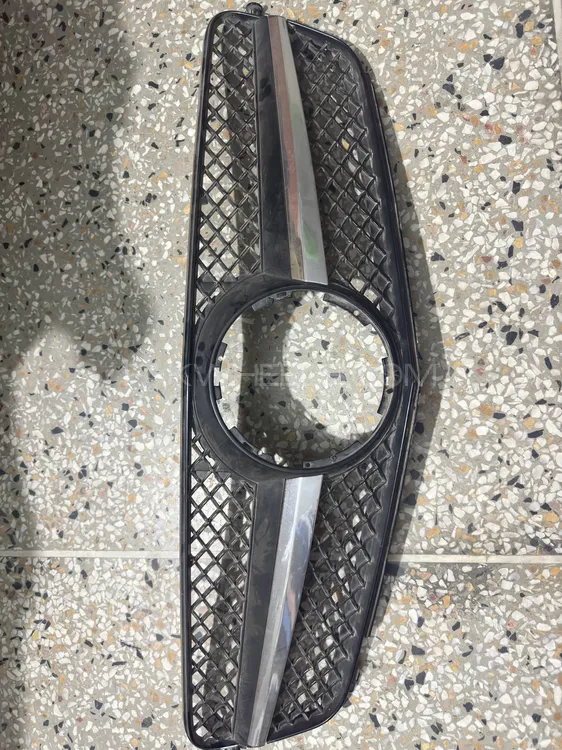 marcedes c200,c180 original bumper grill / model  2007-2010 Image-1