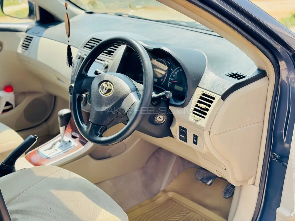 Toyota Corolla 2013 for Sale in Islamabad Image-1