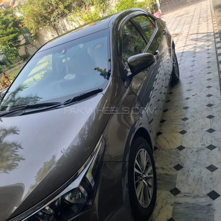 Toyota Corolla 2015 for Sale in Abbottabad Image-1