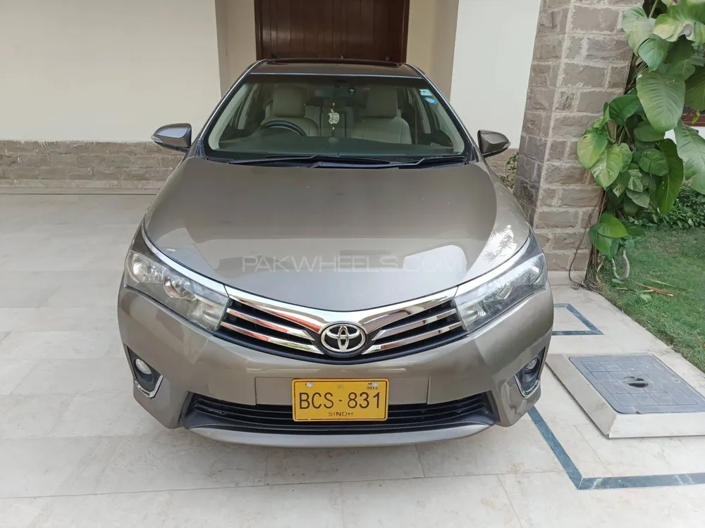 Toyota Corolla 2015 for Sale in Karachi Image-1