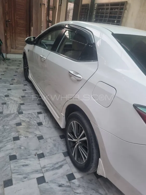 Toyota Corolla 2018 for Sale in Faisalabad Image-1