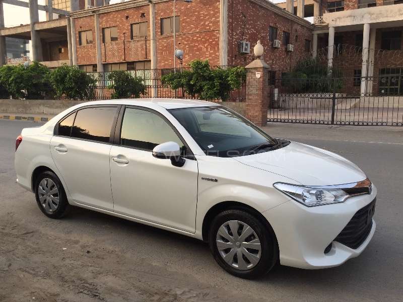 Corolla axio. Toyota Corolla Axio 2015. Toyota Corolla Axio 2017. Toyota Corolla Axio 2016. Toyota Corolla Axio 2018.