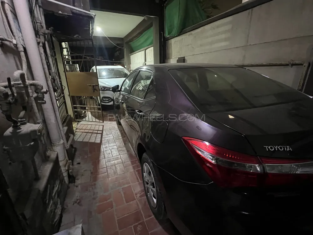 Toyota Corolla 2015 for Sale in Karachi Image-1