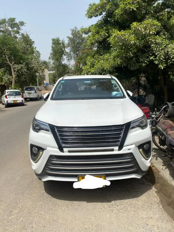 Toyota Fortuner 2017 for Sale in Karachi Image-1