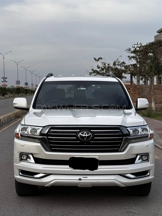 Toyota Land Cruiser 2017 for Sale in Islamabad Image-1