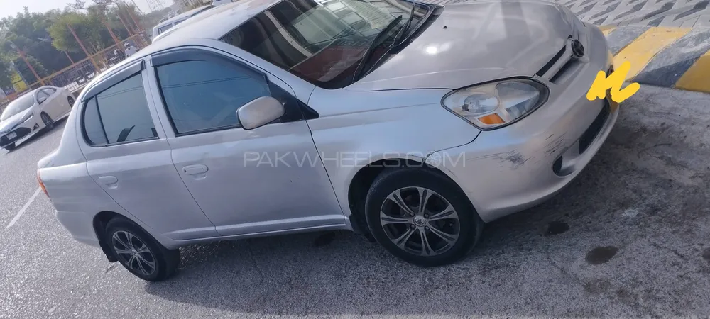 Toyota Platz 2004 for Sale in Karachi Image-1