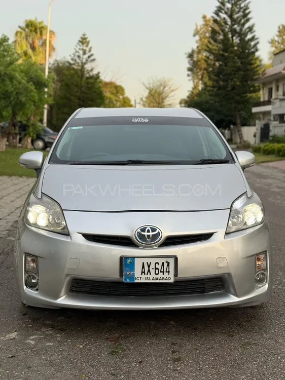Toyota Prius 2010 for Sale in Islamabad Image-1