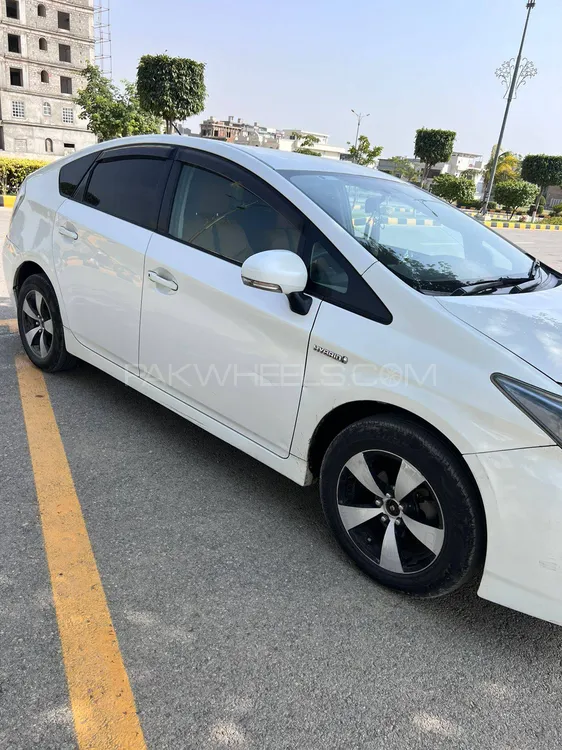 Toyota Prius 2010 for Sale in Islamabad Image-1