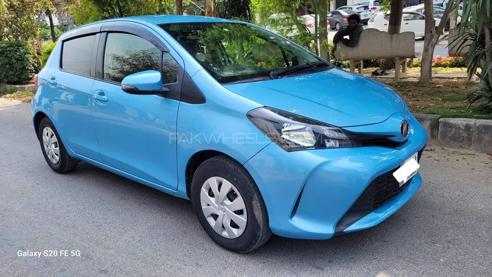 Toyota Vitz 2015 for Sale in Islamabad Image-1