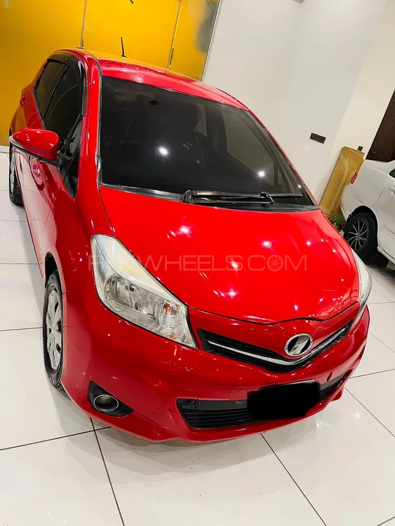 Toyota Vitz 2011 for Sale in Karachi Image-1