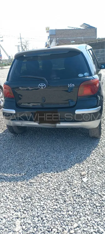 Toyota Vitz 2000 for Sale in Peshawar Image-1