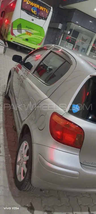 Toyota Vitz 2003 for Sale in Karachi Image-1