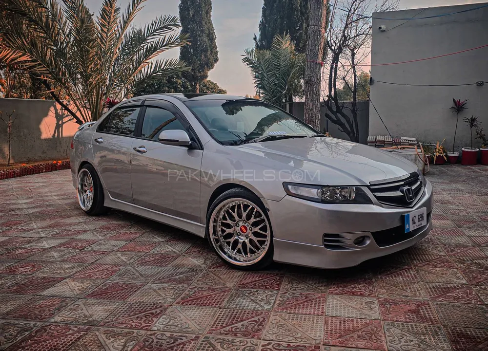 Honda Accord 2004 for Sale in Islamabad Image-1