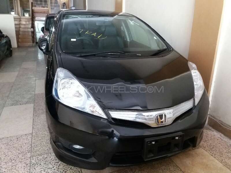 Honda Fit 2013 for Sale in Lahore Image-1