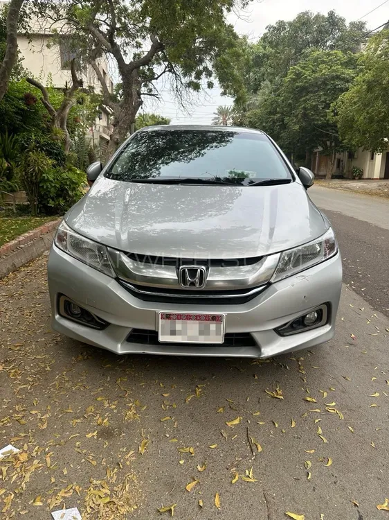 Honda Grace Hybrid 2015 for Sale in Karachi Image-1