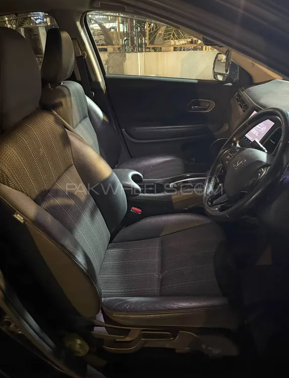 Honda Vezel 2014 for Sale in Sialkot Image-1