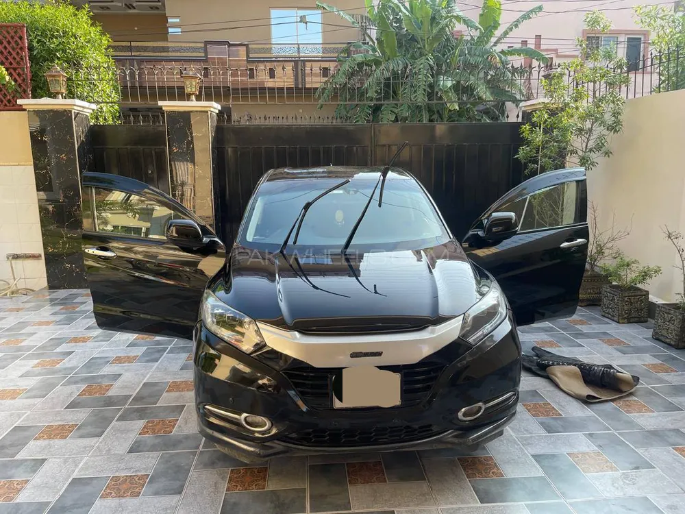 Honda Vezel 2015 for Sale in Lahore Image-1