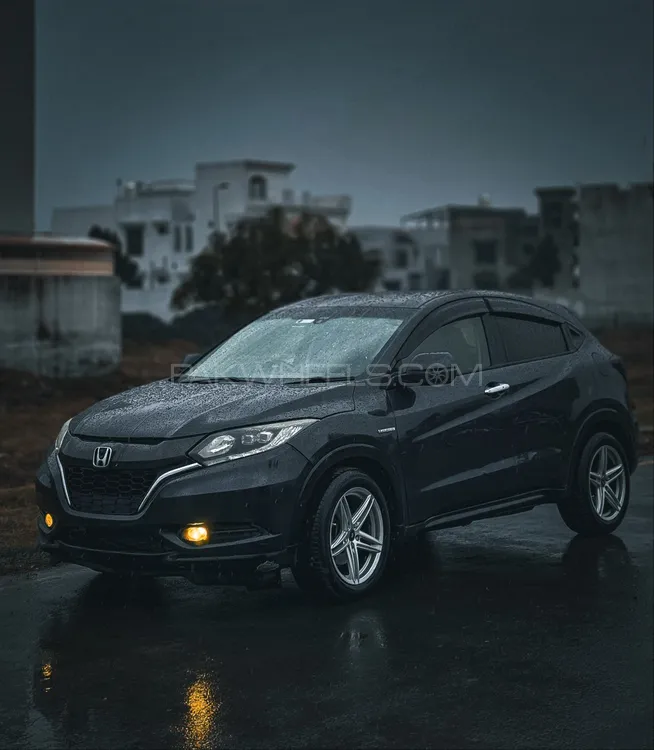 Honda Vezel 2017 for Sale in Sialkot Image-1