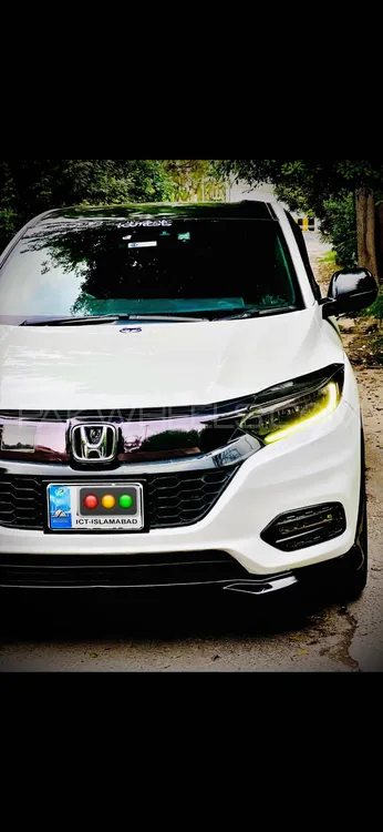 Honda Vezel 2018 for Sale in Peshawar Image-1