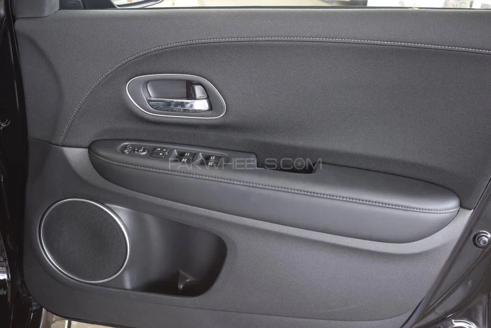 Honda Vezel 2018 for Sale in Islamabad Honda Vezel 2018 for Sale in Islamabad Image-7