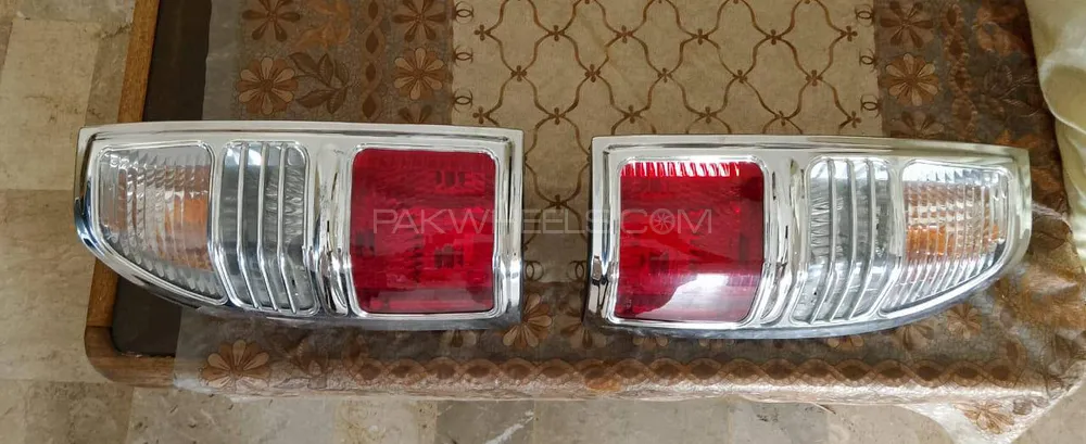 prado fj90 tail lights Image-1