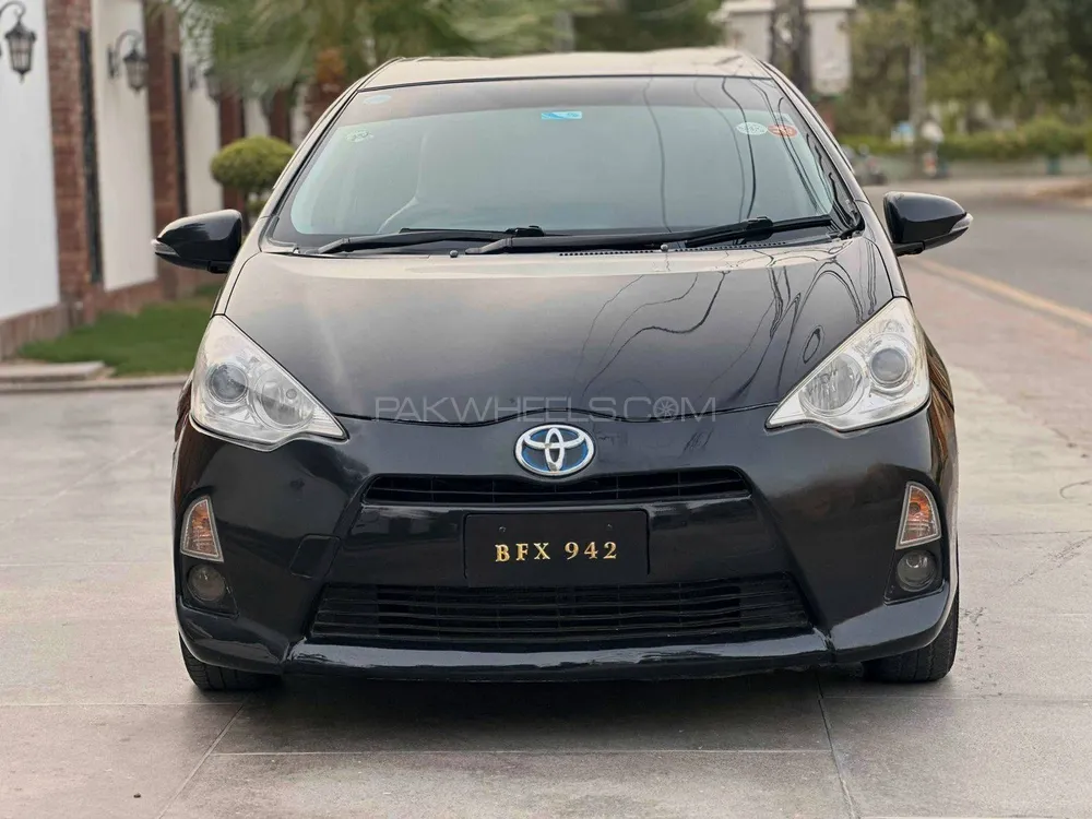Toyota Aqua 2012 for Sale in Multan Image-1
