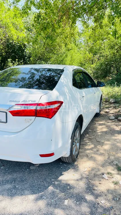 Toyota Corolla 2015 for Sale in Islamabad Image-1
