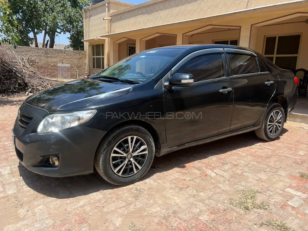 Toyota Corolla 2010 for Sale in Kot Momin Image-1