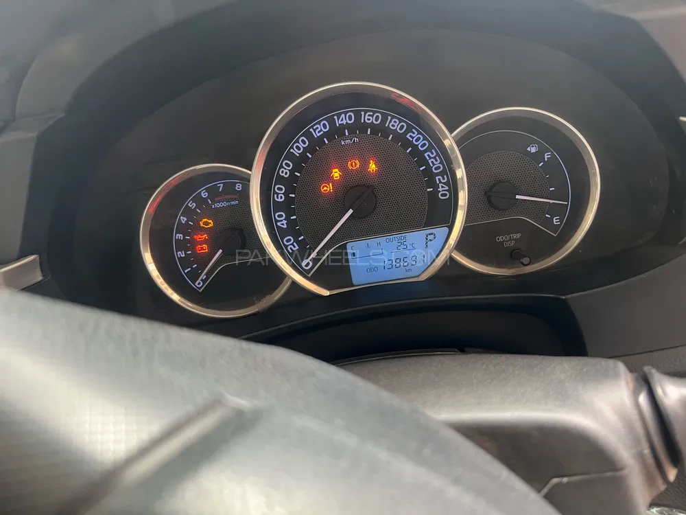 Toyota Corolla 2016 for Sale in Lahore Image-1
