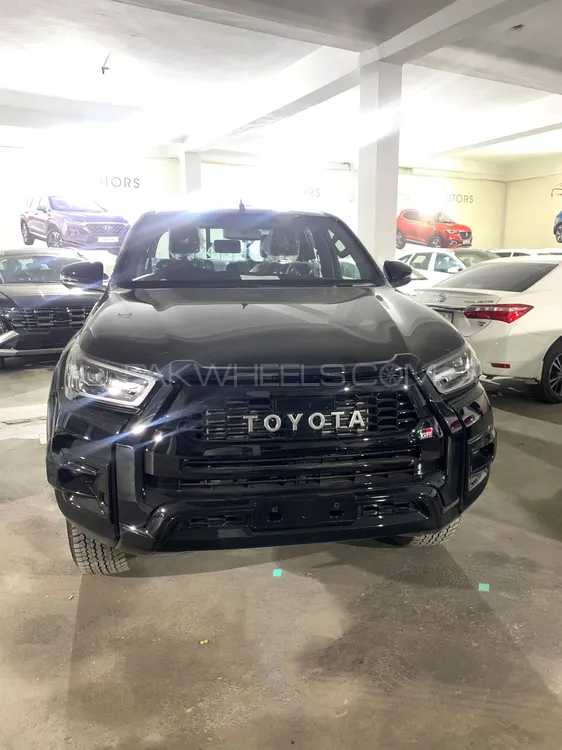 Toyota Hilux 2025 for Sale in Lahore Image-1