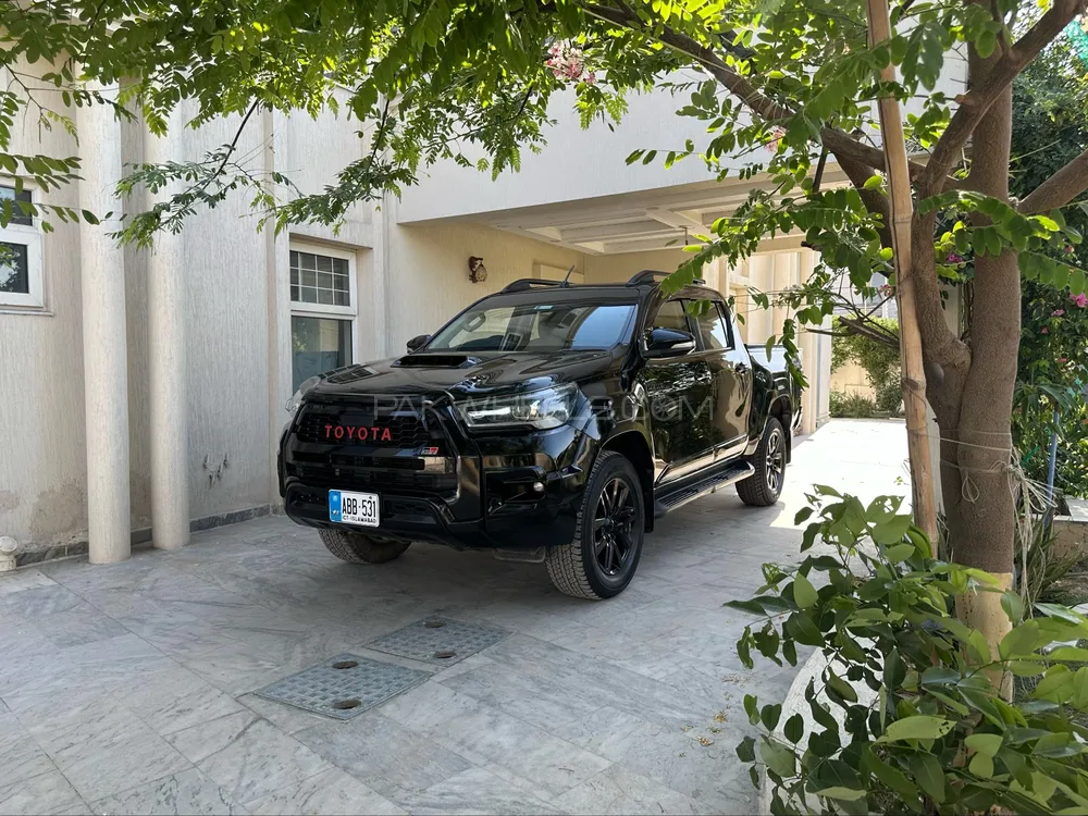 Toyota Hilux 2016 for Sale in Islamabad Image-1