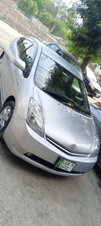 Toyota Prius 2010 for Sale in Islamabad Image-1