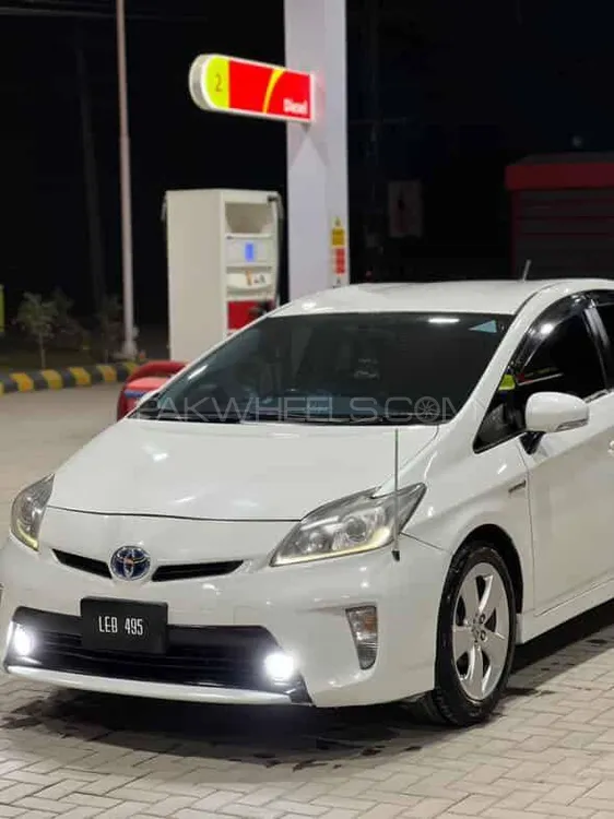 Toyota Prius 2013 for Sale in Peshawar Image-1