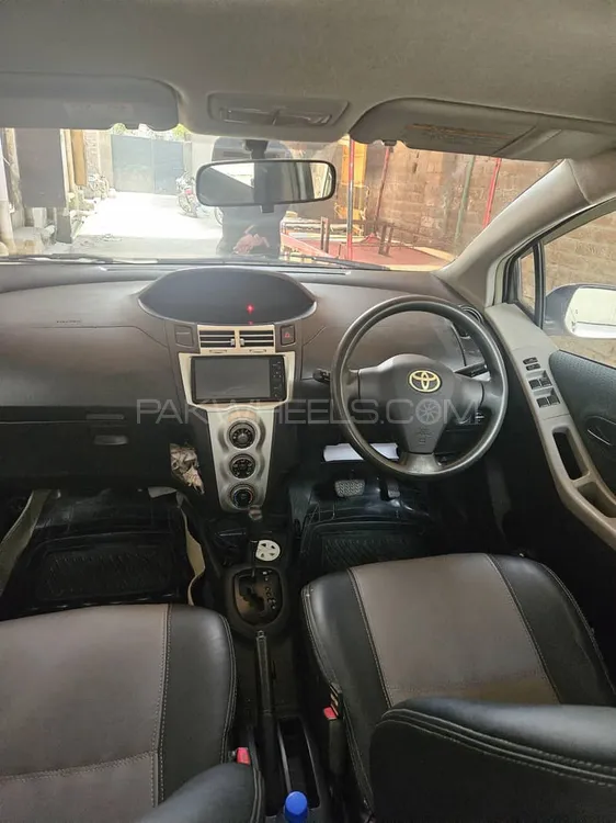 Toyota Vitz 2006 for Sale in Sialkot Image-1