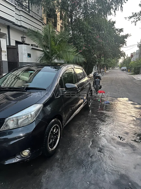 Toyota Vitz 2012 for Sale in Lahore Image-1