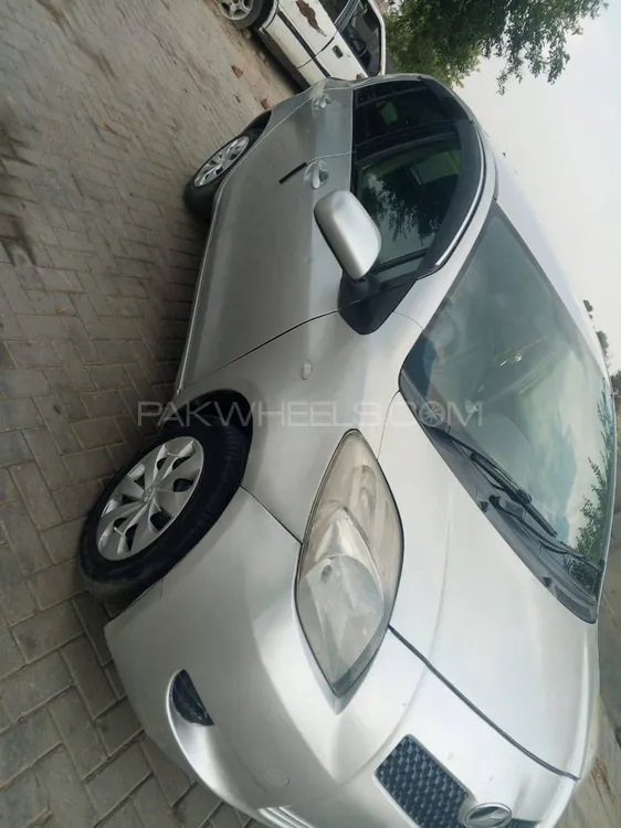 Toyota Vitz 2011 for Sale in Zafarwal Image-1
