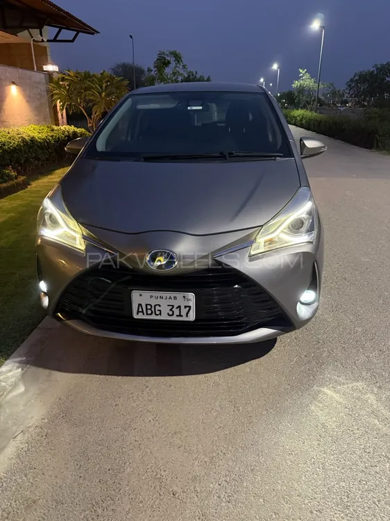 Toyota Vitz 2017 for Sale in Multan Image-1
